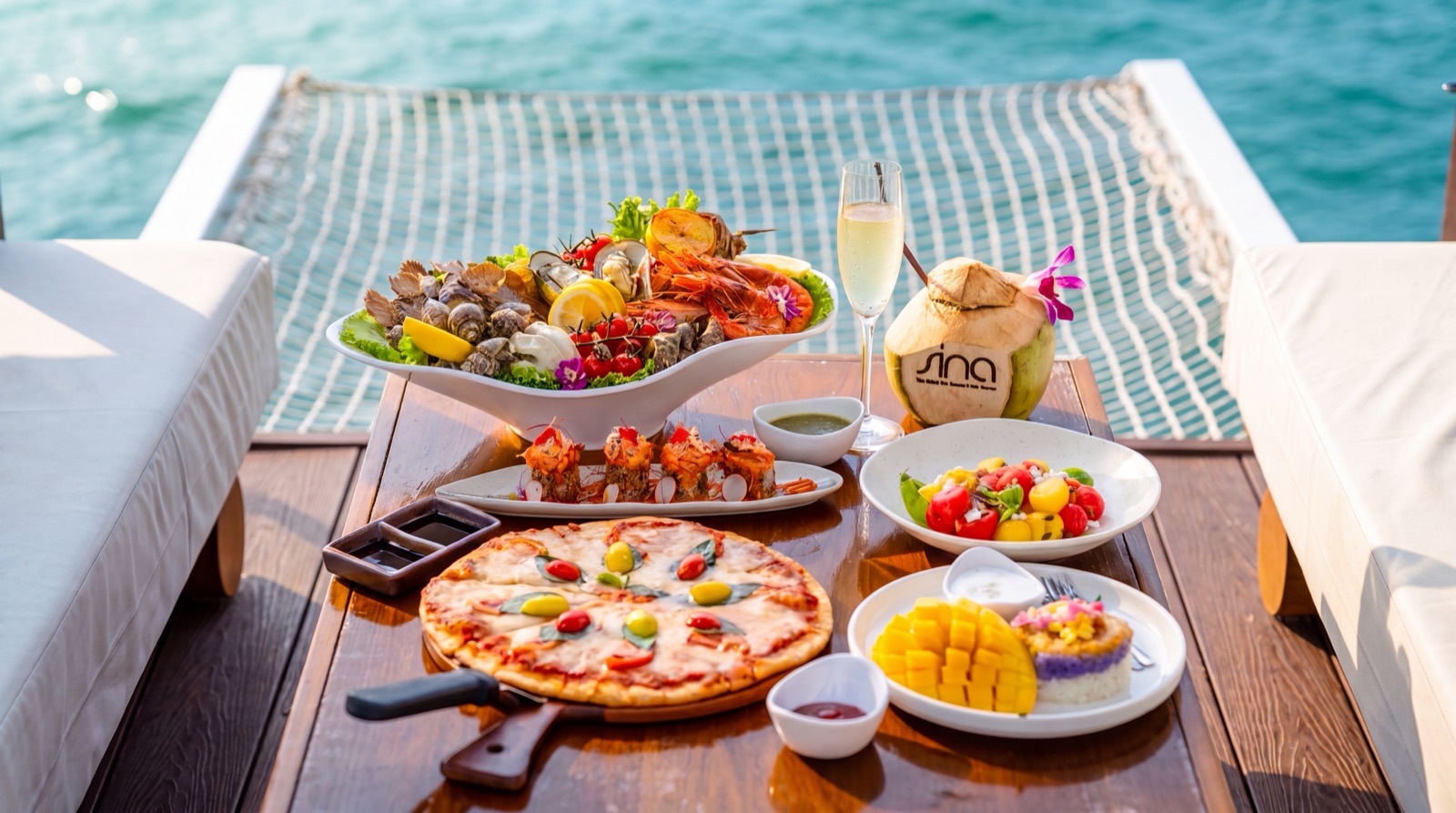 Food and drink at Sina